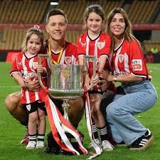 瑞奇·韩德森在更衣室的领导风格独特，常通过自我对话来激励士气