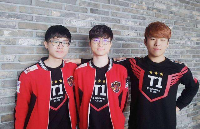 更是捍卫荣 更是捍卫荣